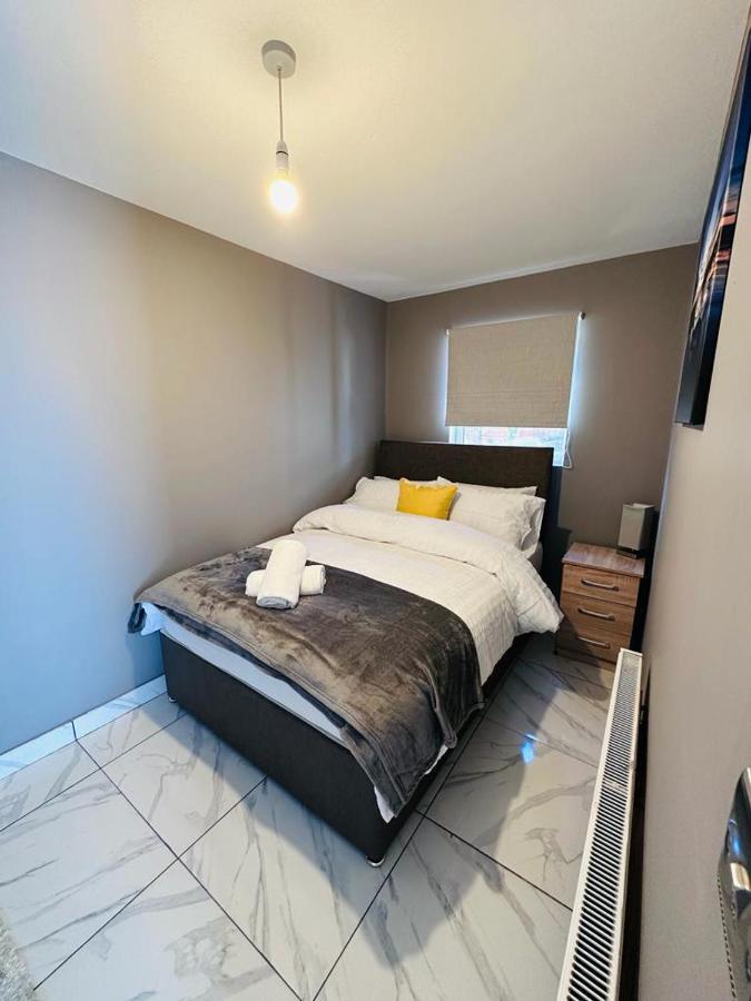 Earley Burmese - 5 Bedroom House מראה חיצוני תמונה