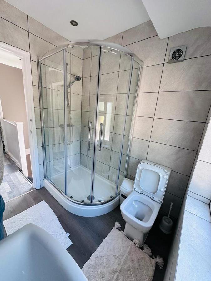 Earley Burmese - 5 Bedroom House מראה חיצוני תמונה