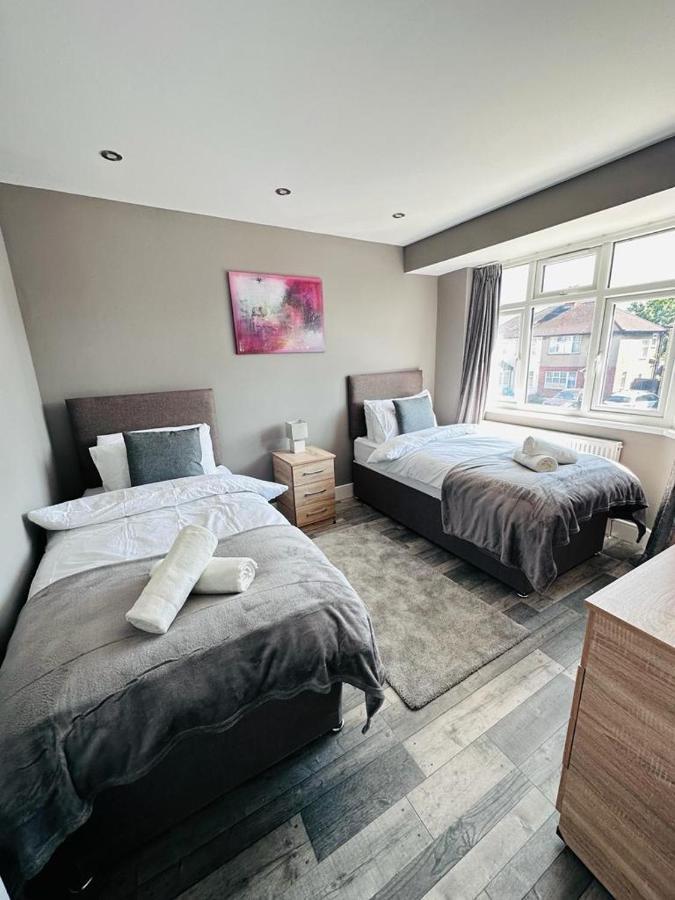 Earley Burmese - 5 Bedroom House מראה חיצוני תמונה