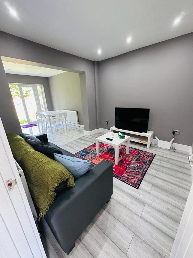 Earley Burmese - 5 Bedroom House מראה חיצוני תמונה